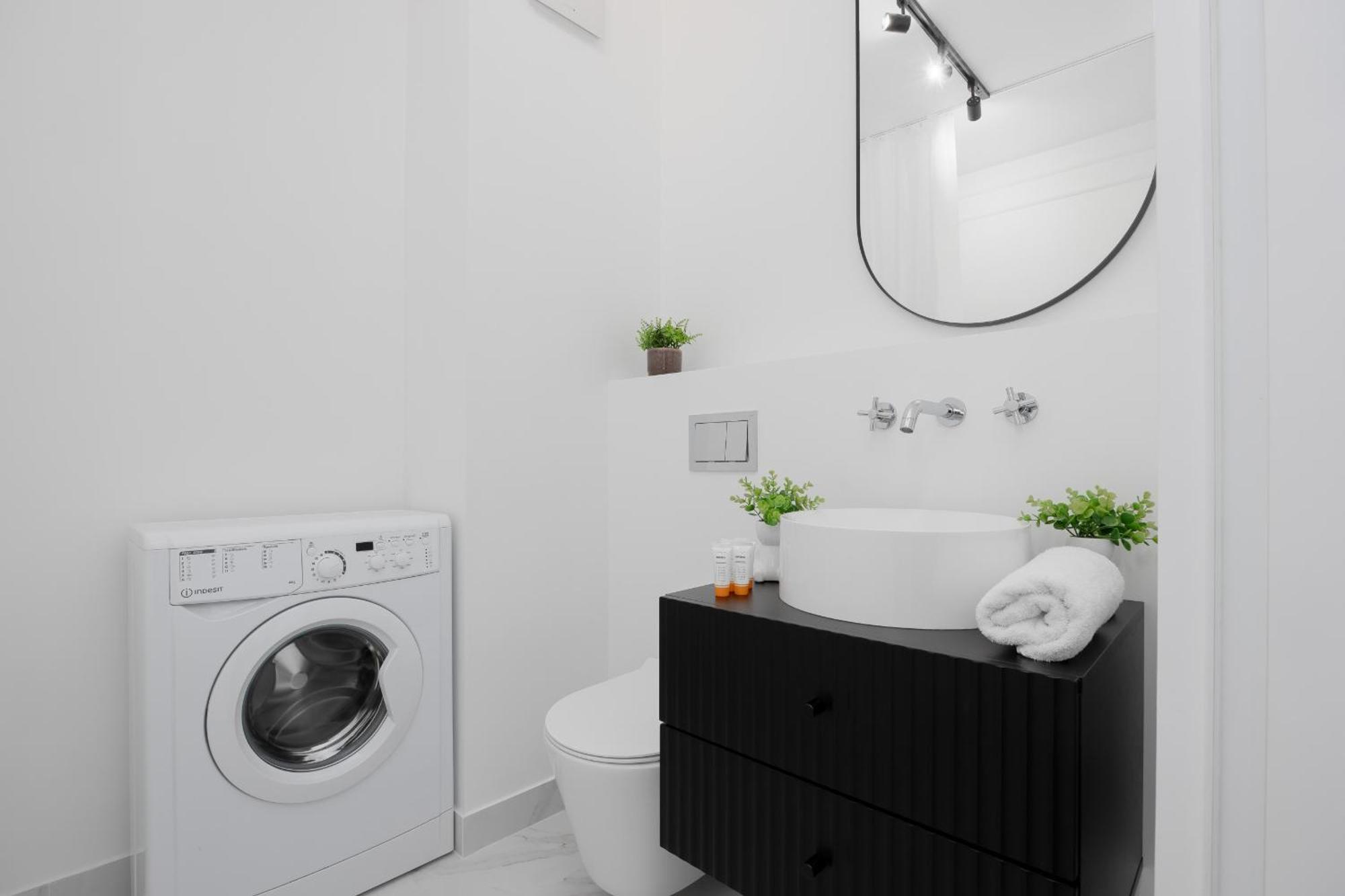 Apartament Minimalist Near Rondo Daszynskiego By Renters Warszawa