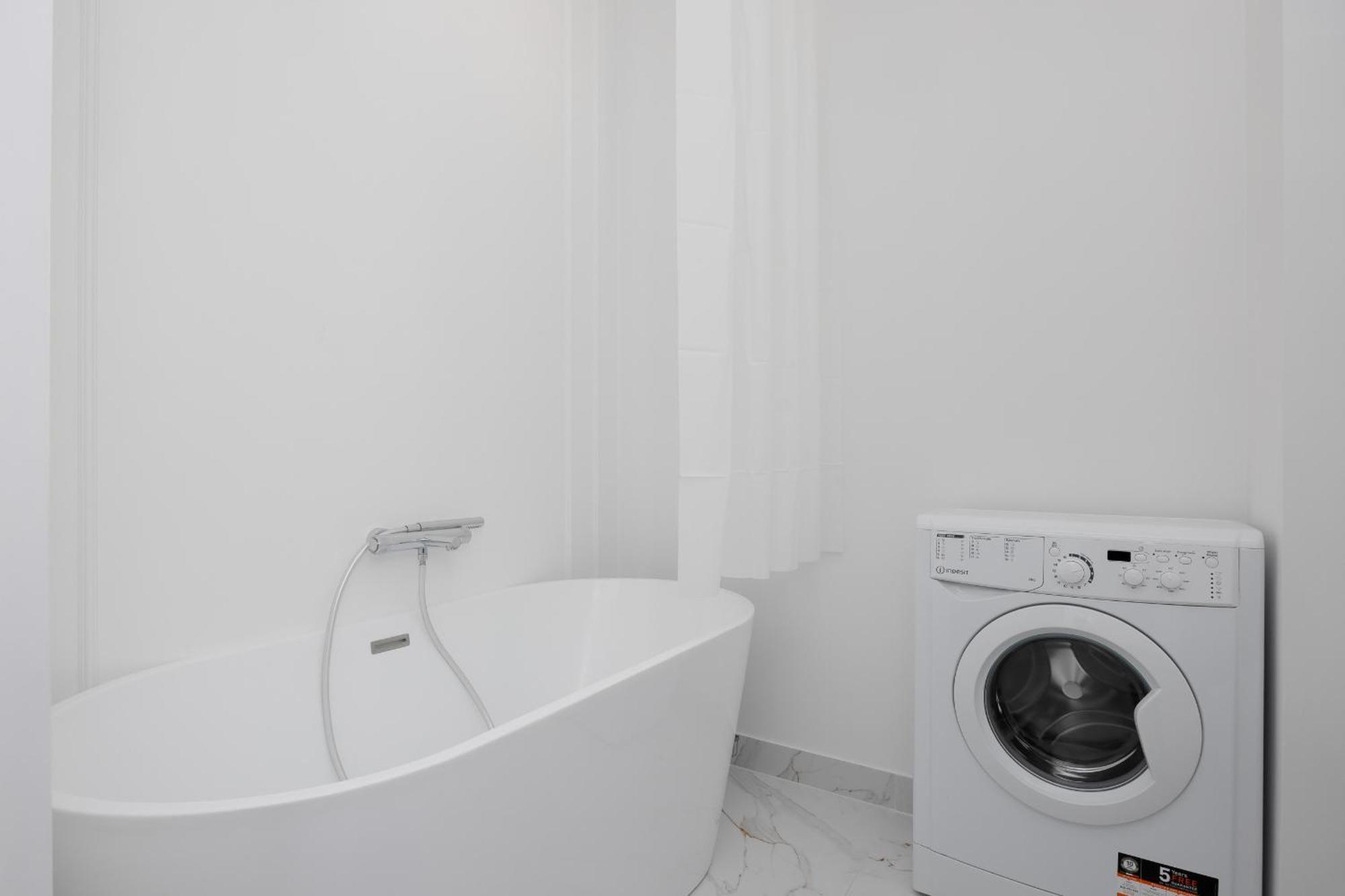 Minimalist Near Rondo Daszynskiego By Renters Warszawa