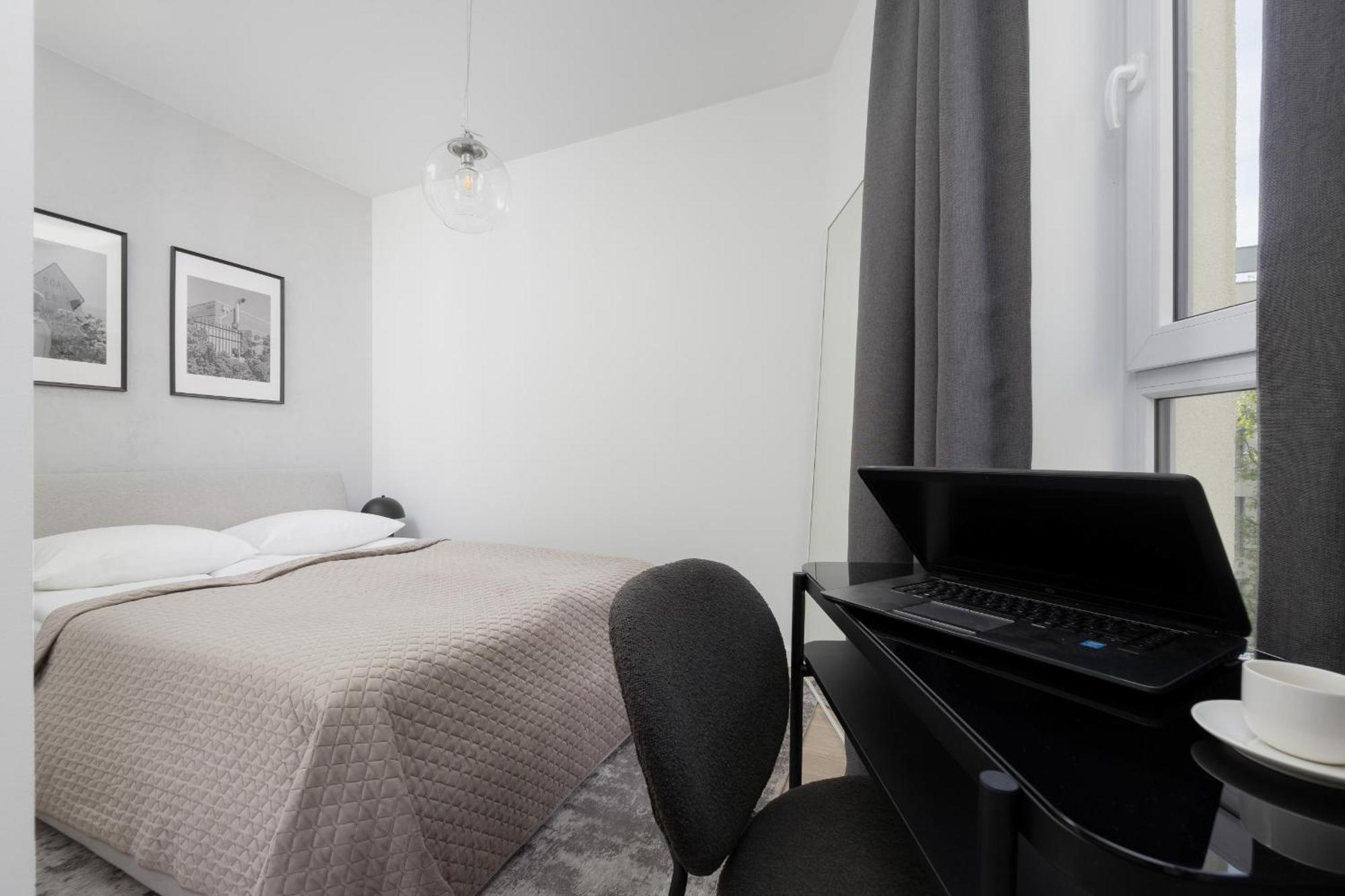 Minimalist Near Rondo Daszynskiego By Renters Apartament *